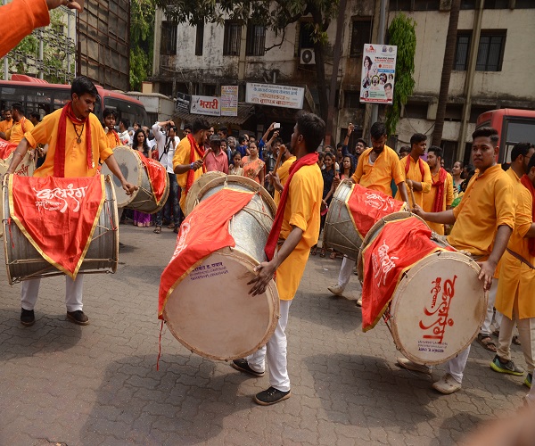 छायाचित्रे